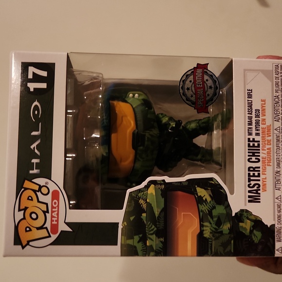 Funko Other - Halo Funko Pop #17 Master Chief With MA40 Assult Rifle In Hydro Deco